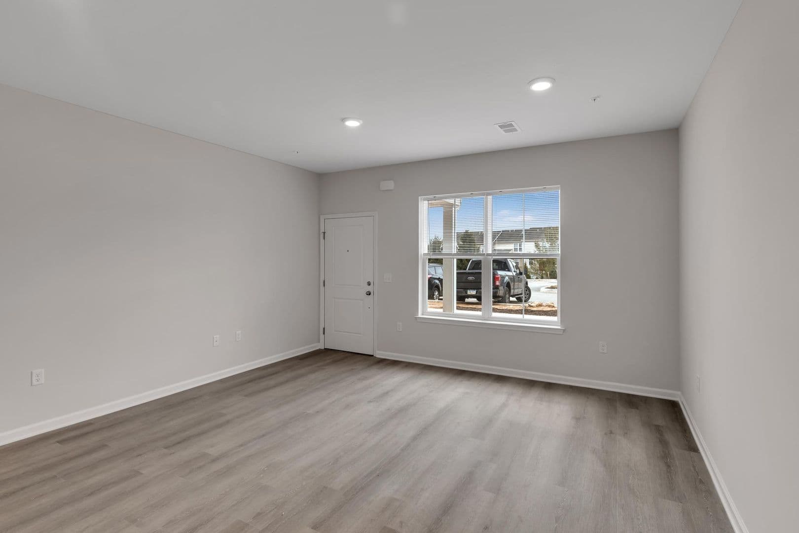 Parkesburg Apartment: 100 Wildflower Lane