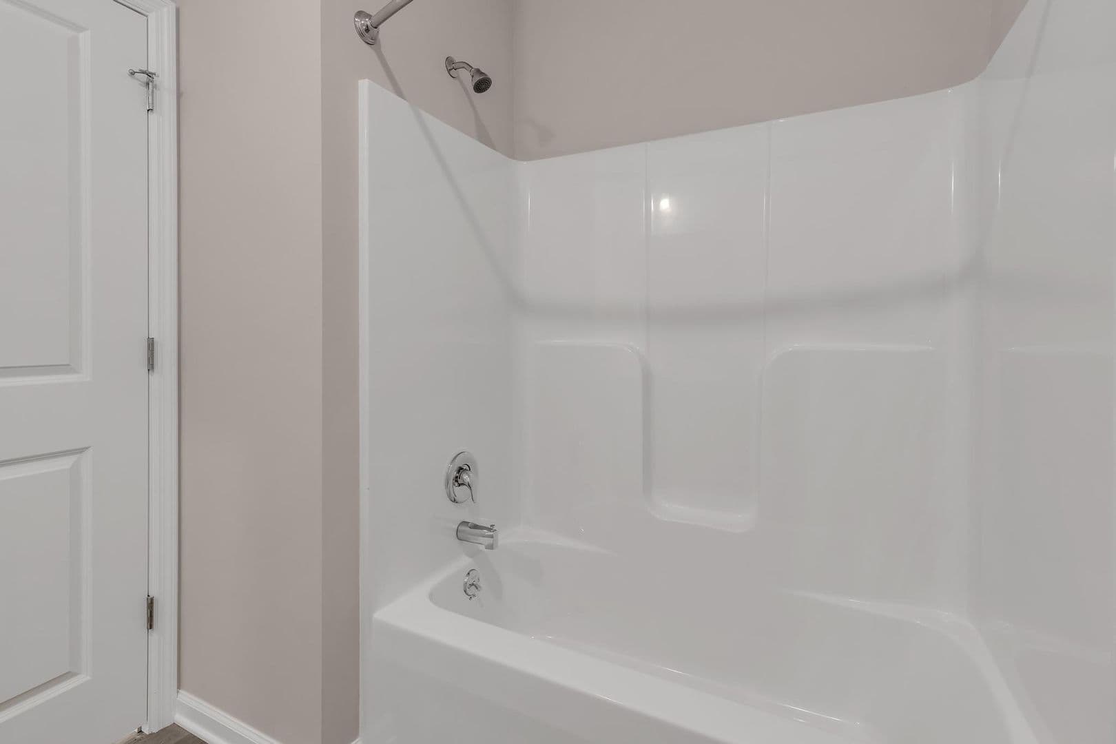 Parkesburg Apartment: 100 Wildflower Lane