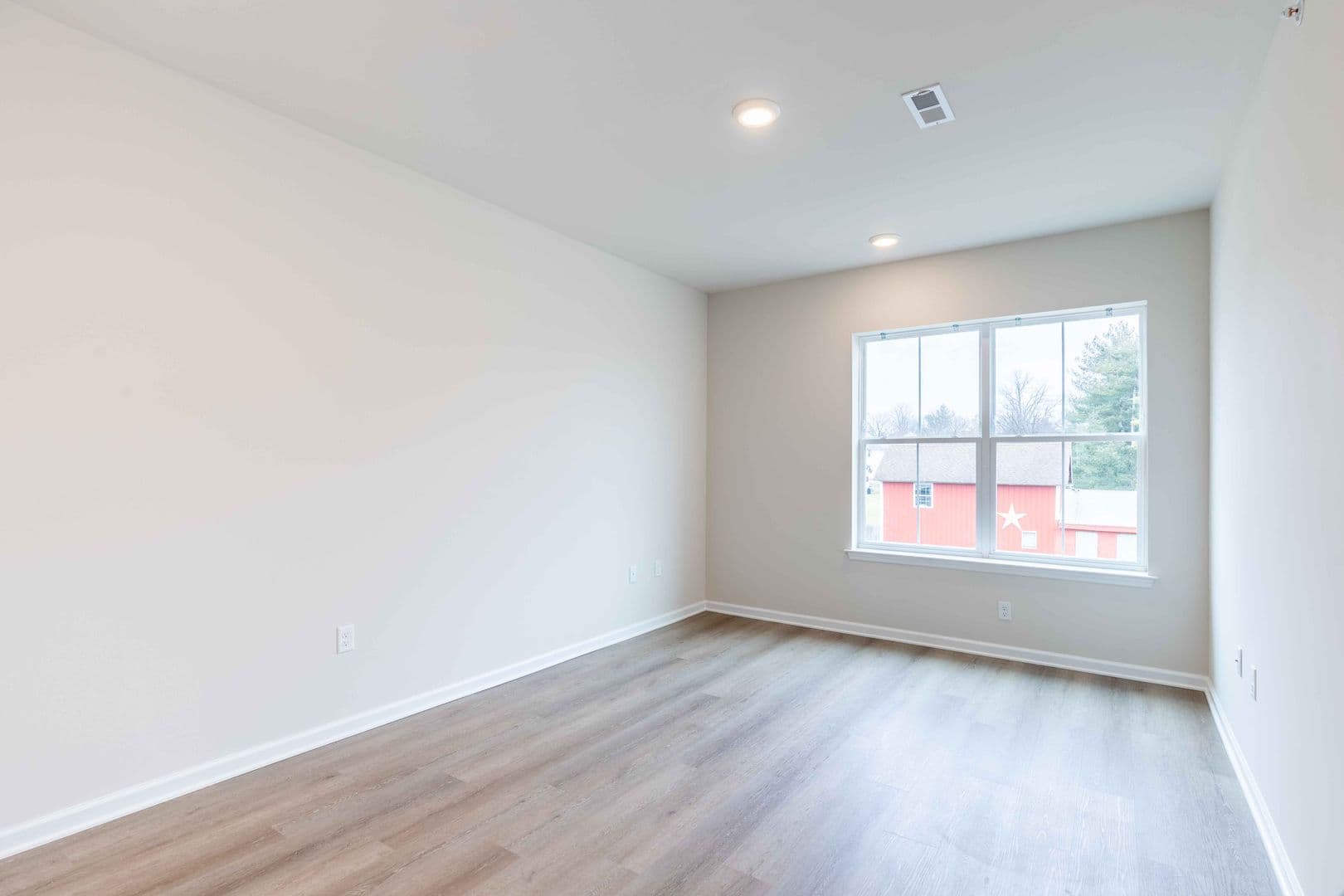 Parkesburg Apartment: 100 Wildflower Lane