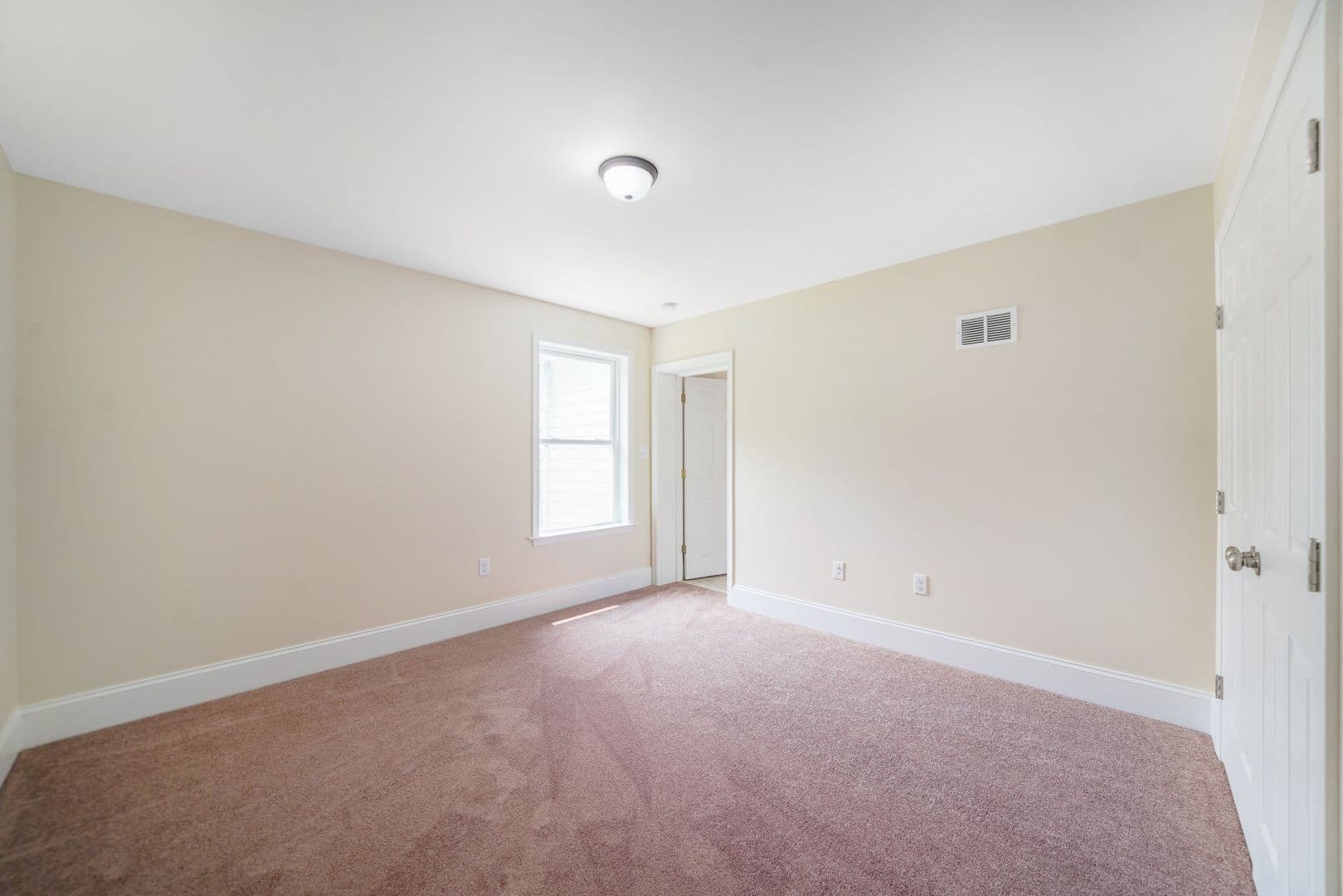 West Chester Apartment: 661 W Downingtown Pike