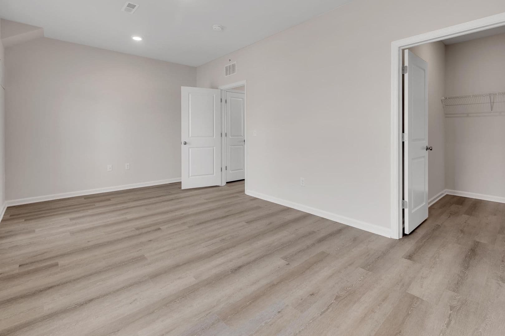 Parkesburg Apartment: 100 Wildflower Lane