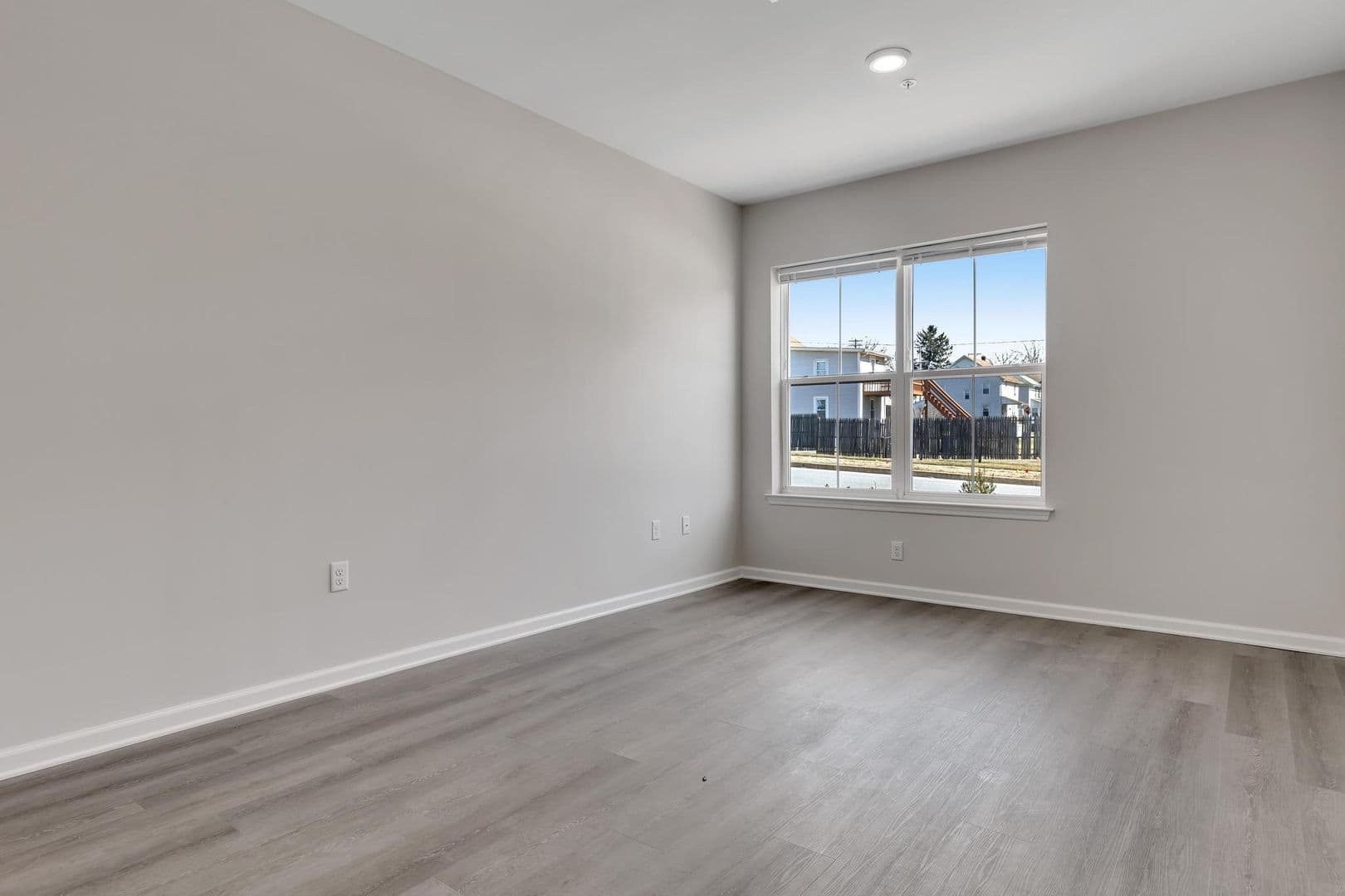 Parkesburg Apartment: 100 Wildflower Lane