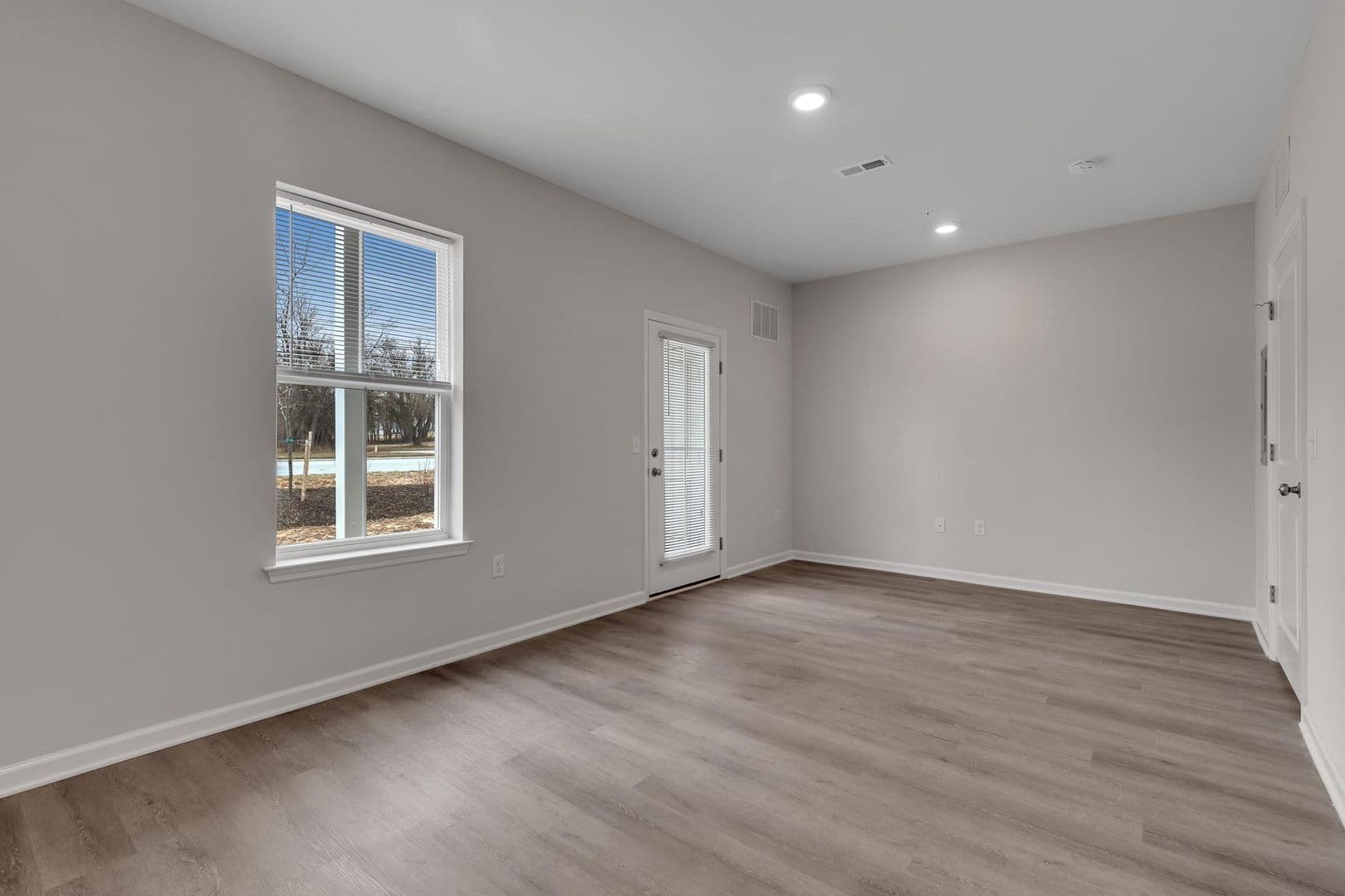 Parkesburg Apartment: 100 Wildflower Lane