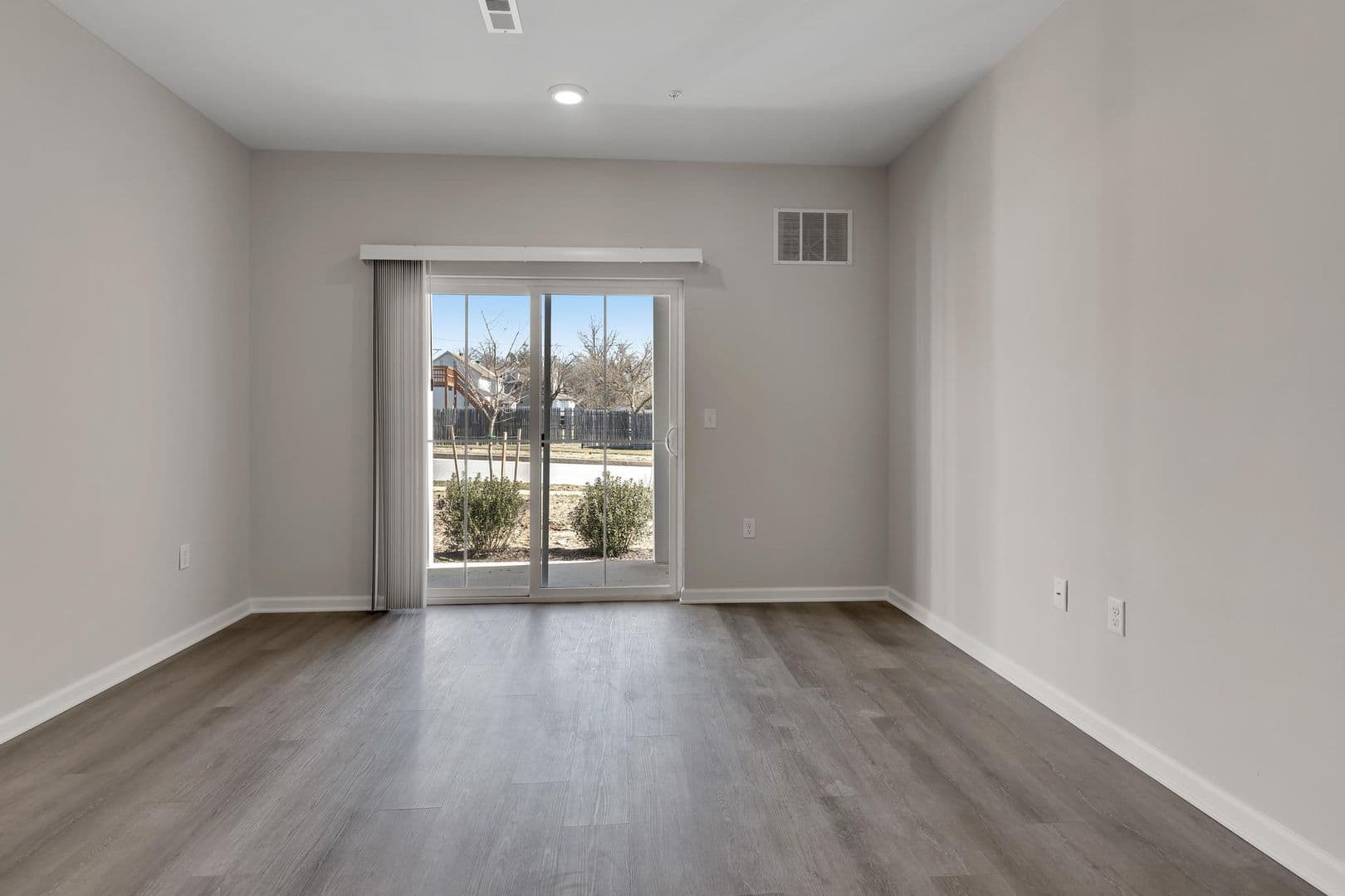 Parkesburg Apartment: 100 Wildflower Lane
