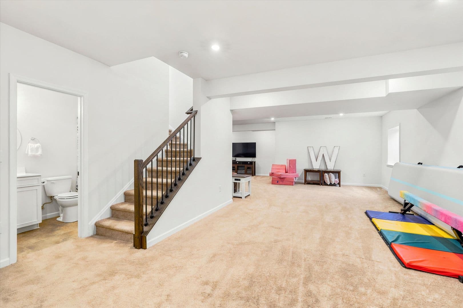 West Grove House: 103 Janine Way