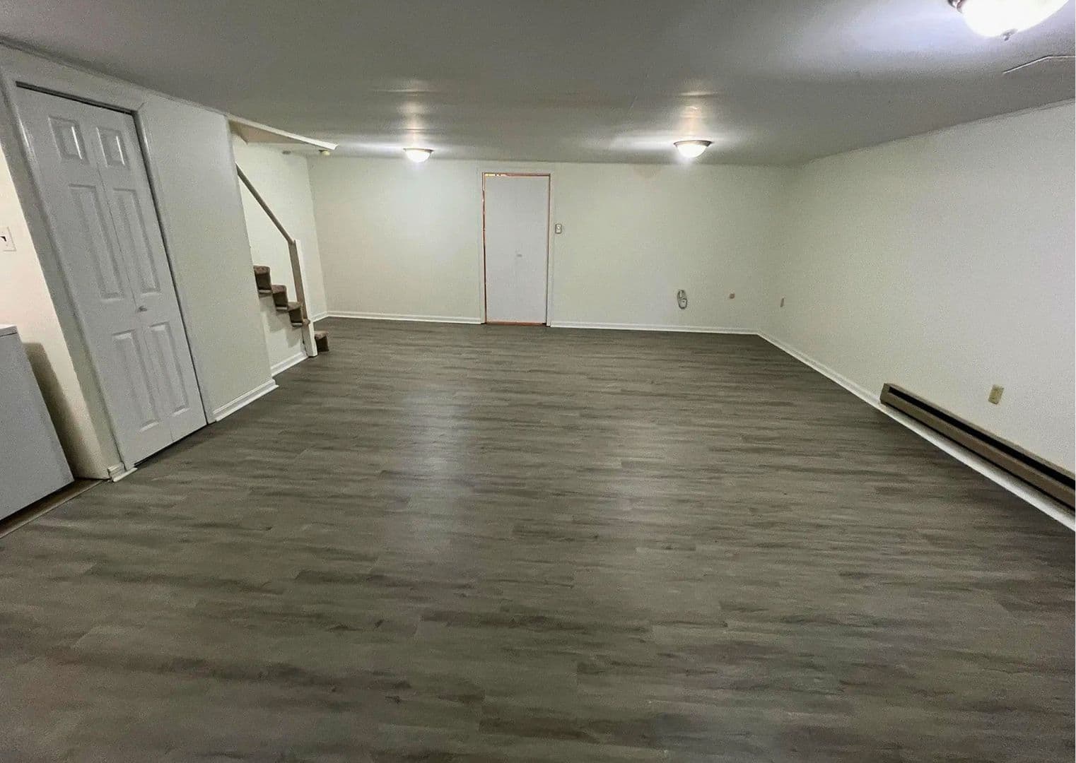 Exton Townhome: 102 Caernarvon Ct.