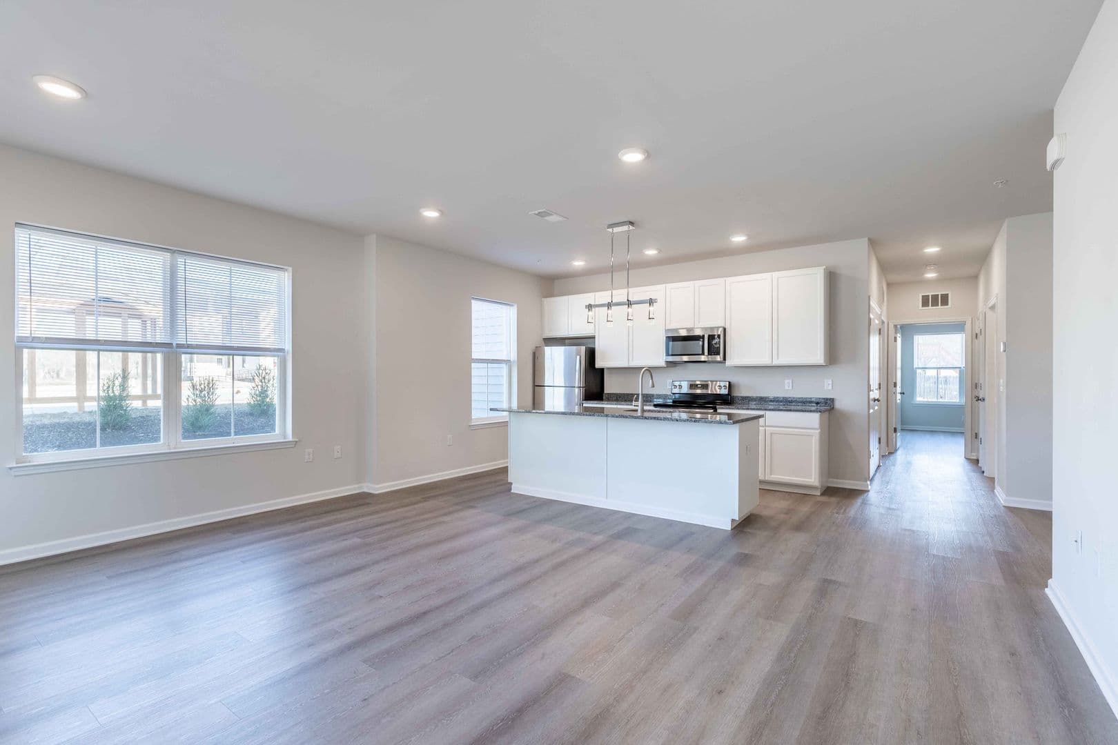 Parkesburg Apartment: 100 Wildflower Lane
