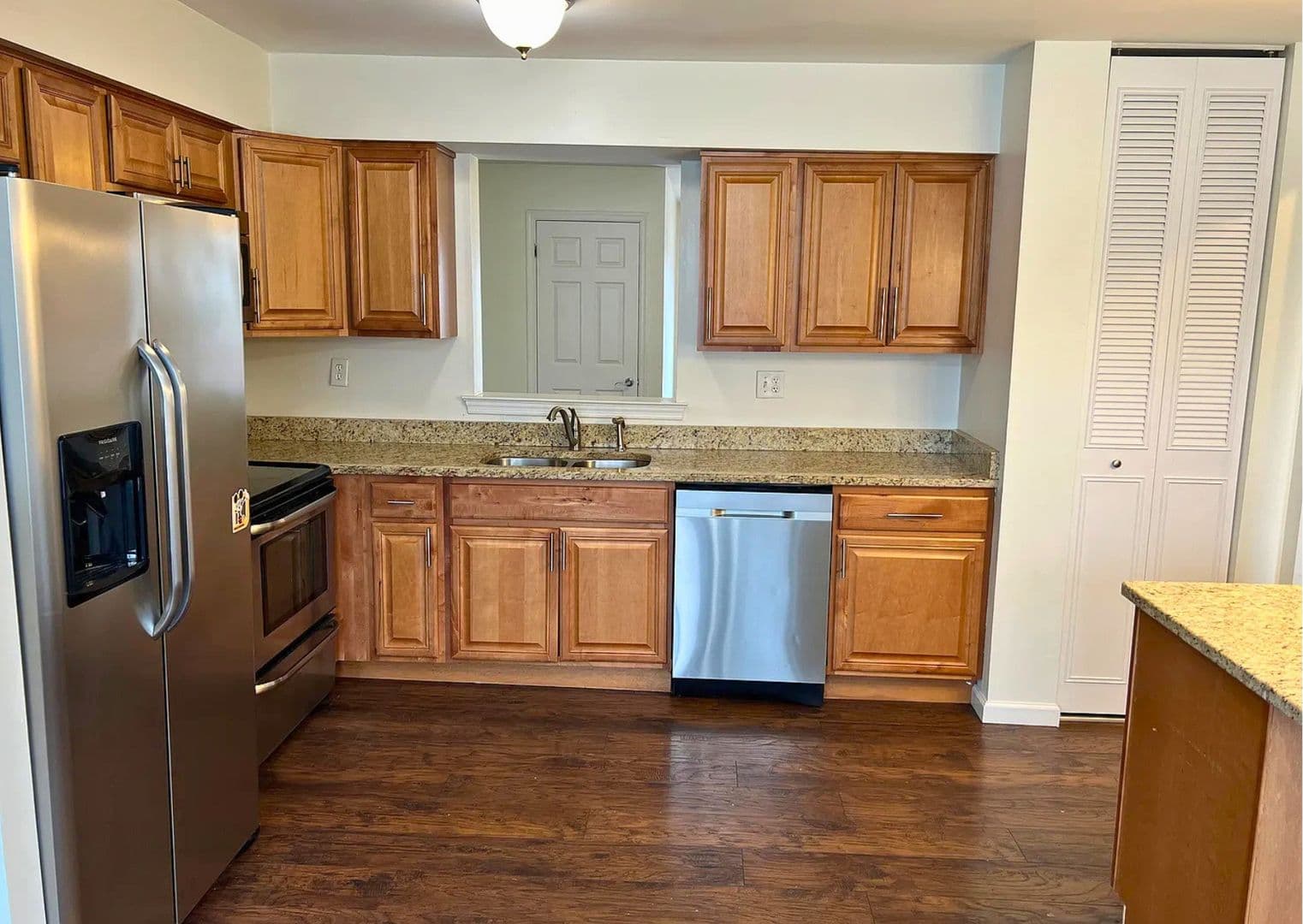 Exton Townhome: 102 Caernarvon Ct.