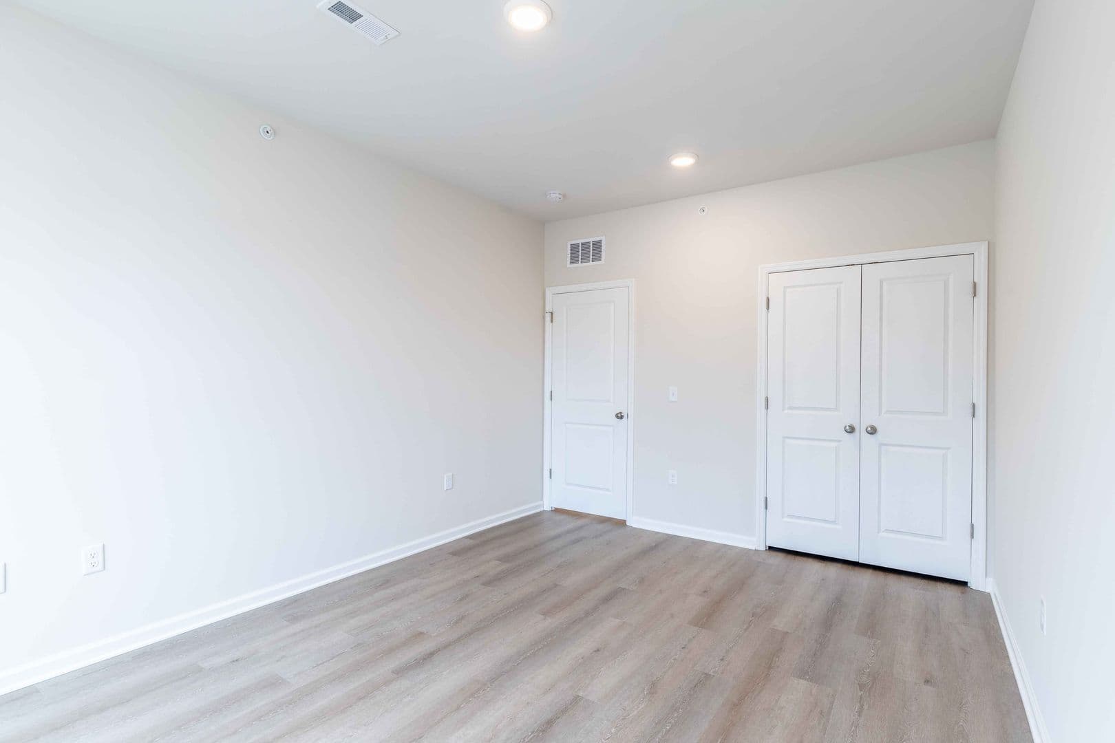 Parkesburg Apartment: 100 Wildflower Lane