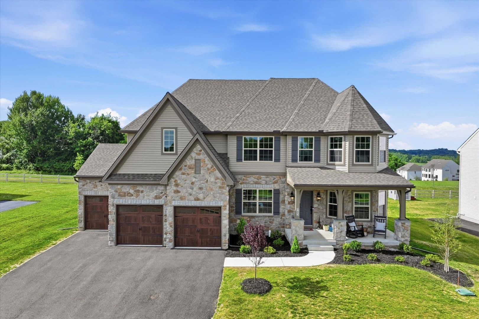 West Grove House: 103 Janine Way