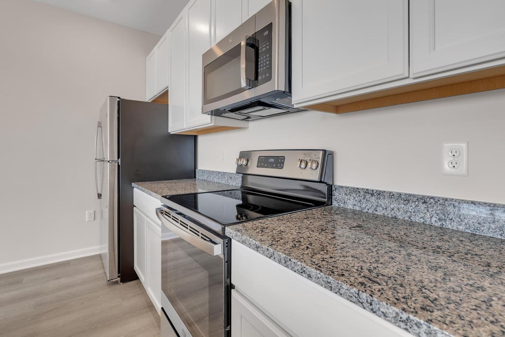Parkesburg Apartment: 100 Wildflower Lane