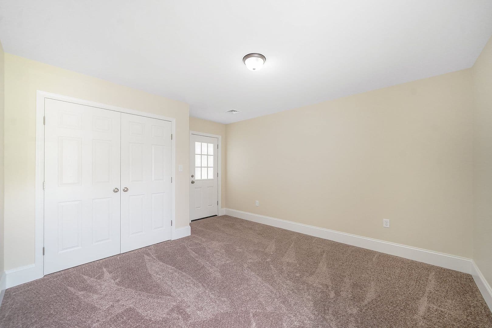 West Chester Apartment: 661 W Downingtown Pike