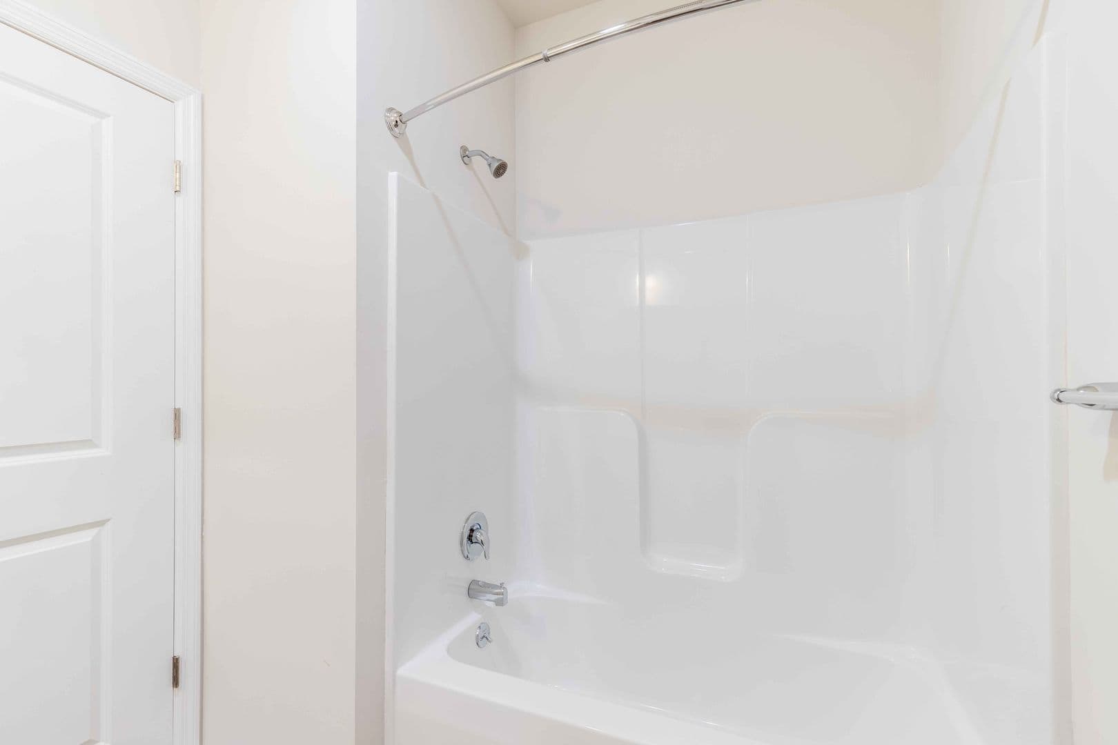 Parkesburg Apartment: 100 Wildflower Lane