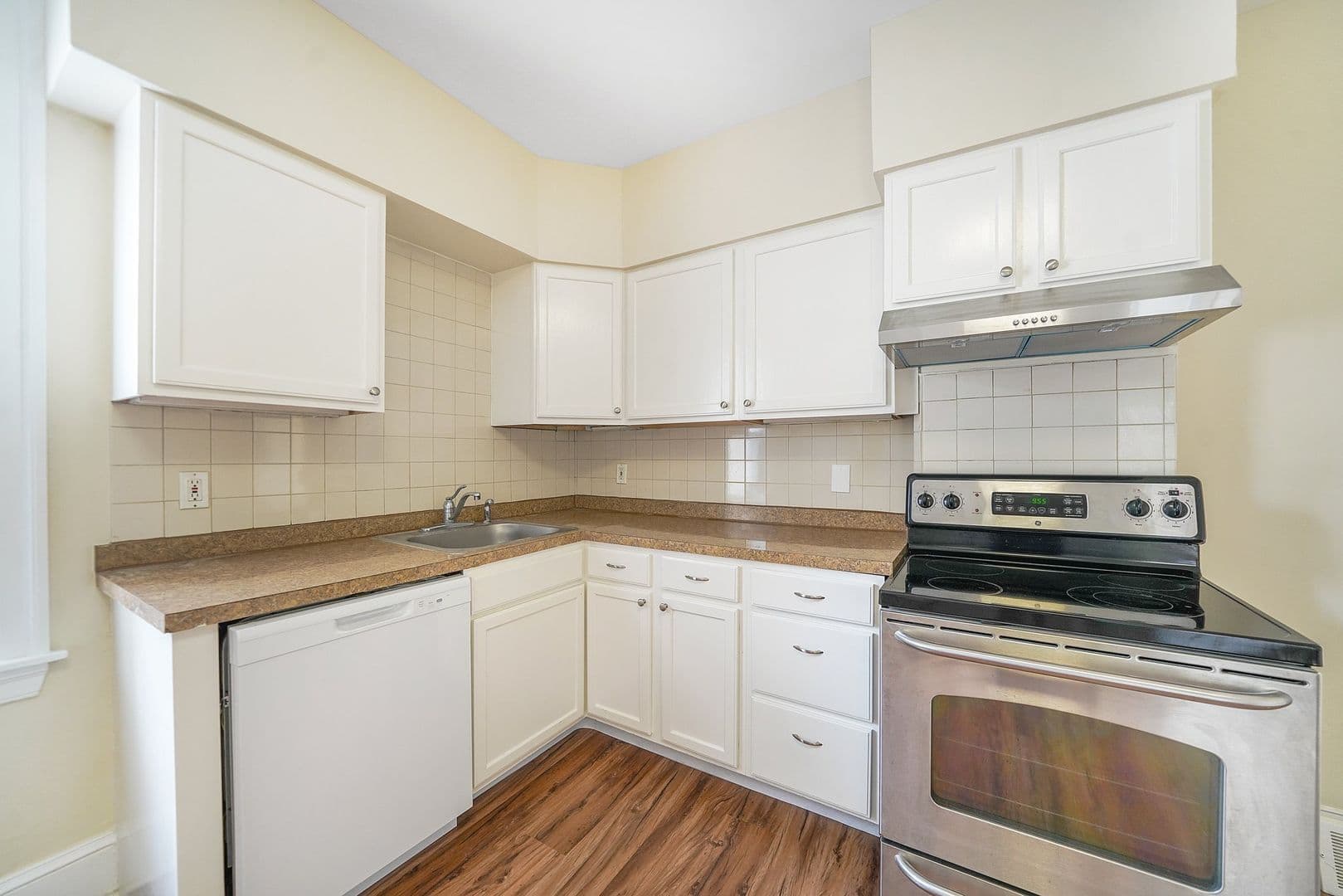 West Chester Apartment: 661 W Downingtown Pike