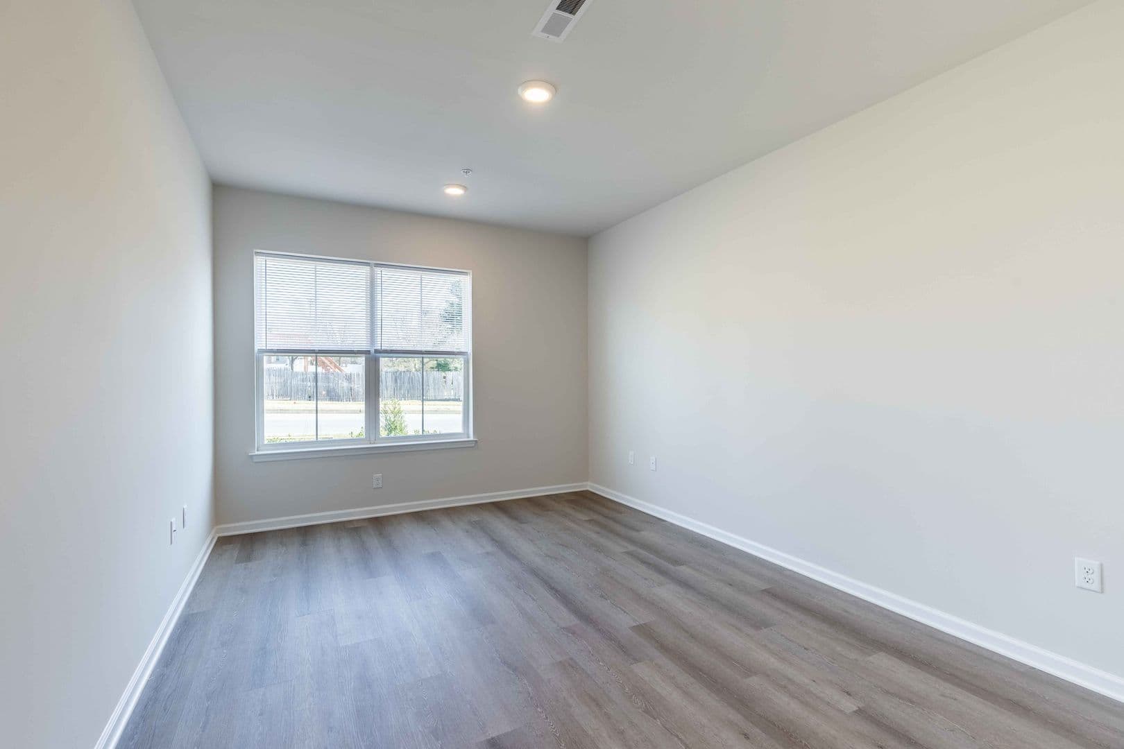 Parkesburg Apartment: 100 Wildflower Lane
