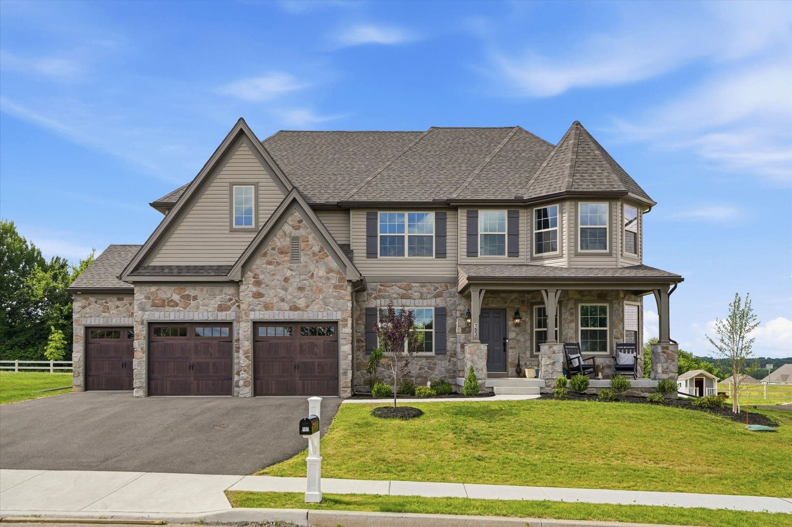 West Grove House: 103 Janine Way