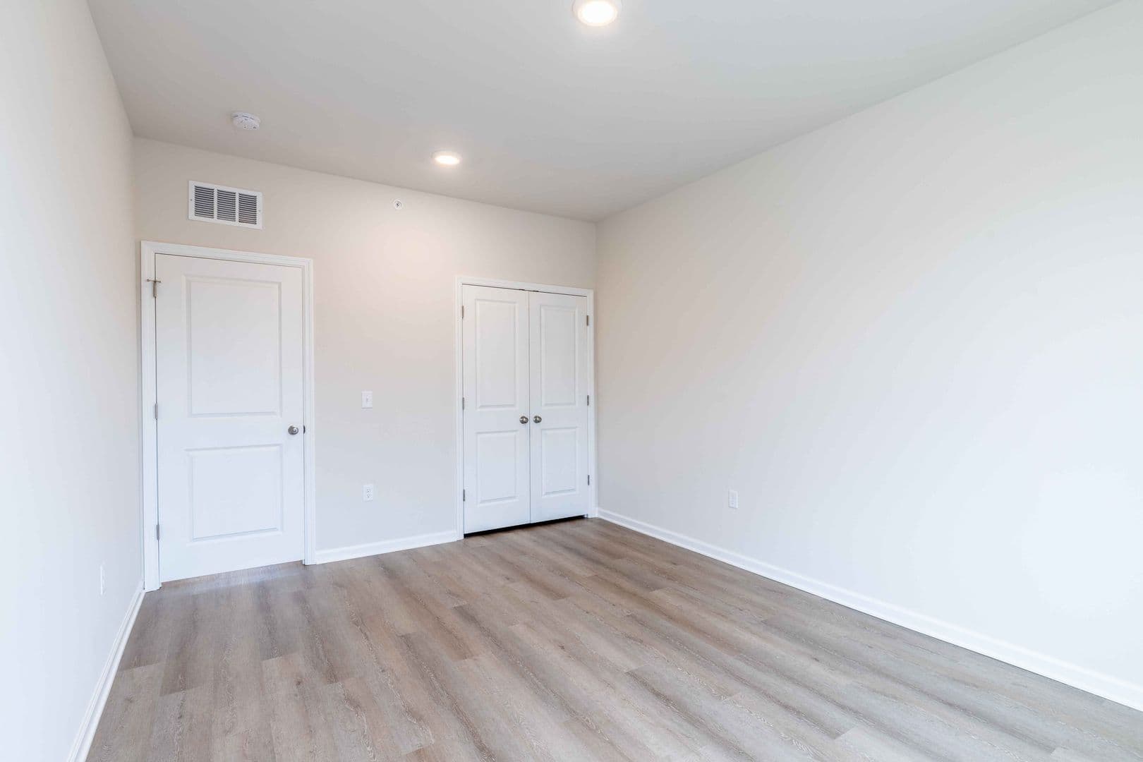 Parkesburg Apartment: 100 Wildflower Lane