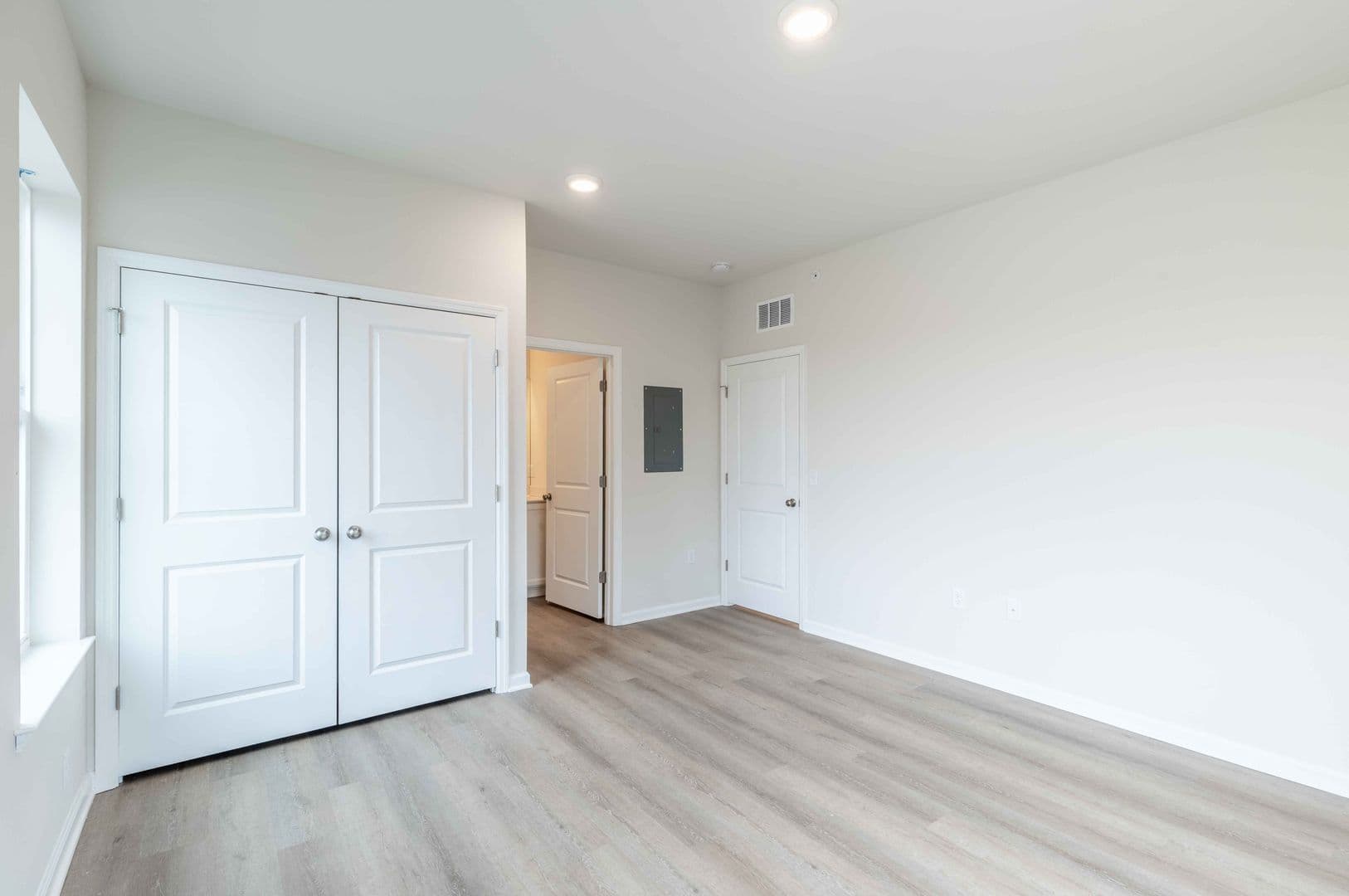 Parkesburg Apartment: 100 Wildflower Lane
