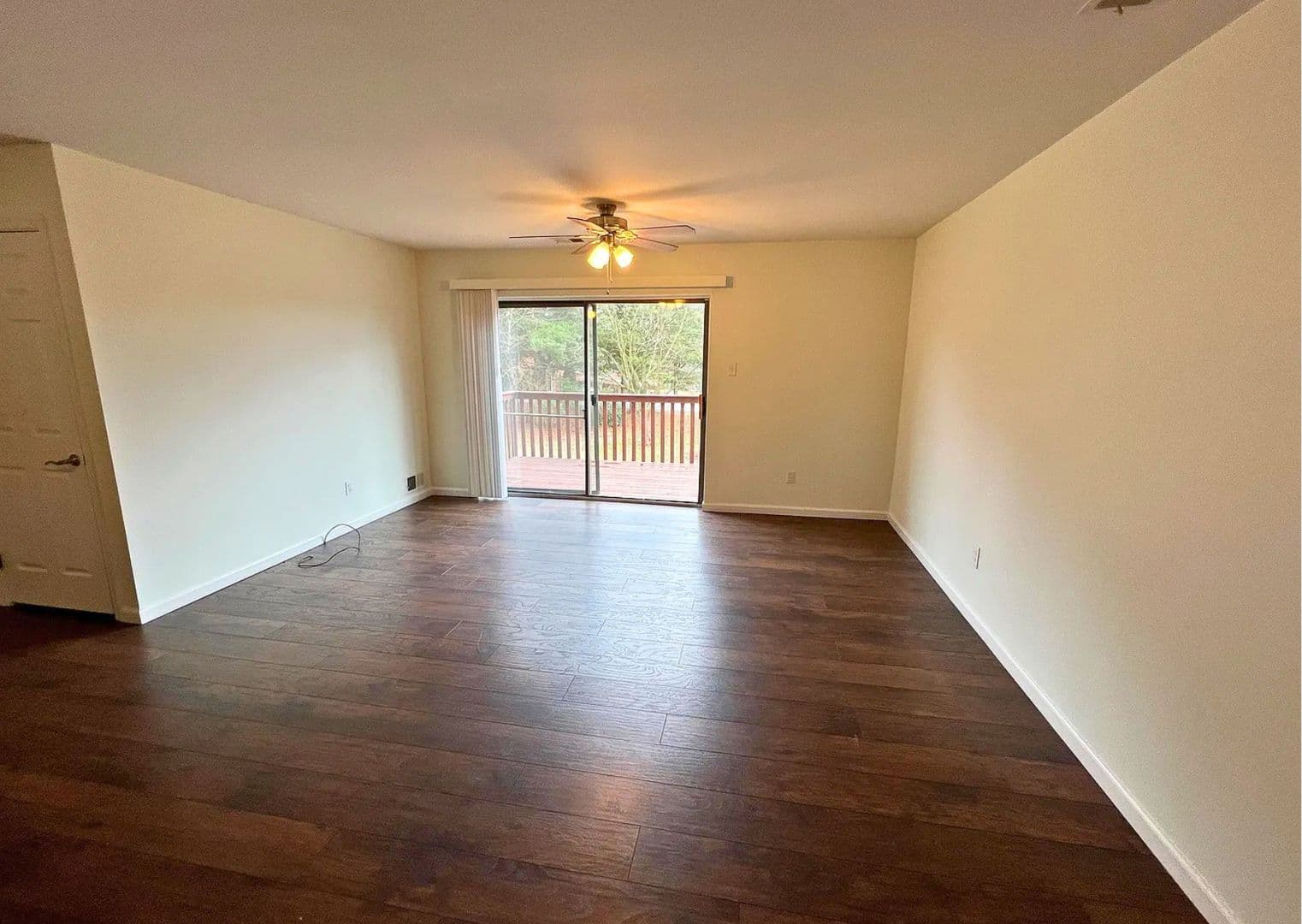 Exton Townhome: 102 Caernarvon Ct.