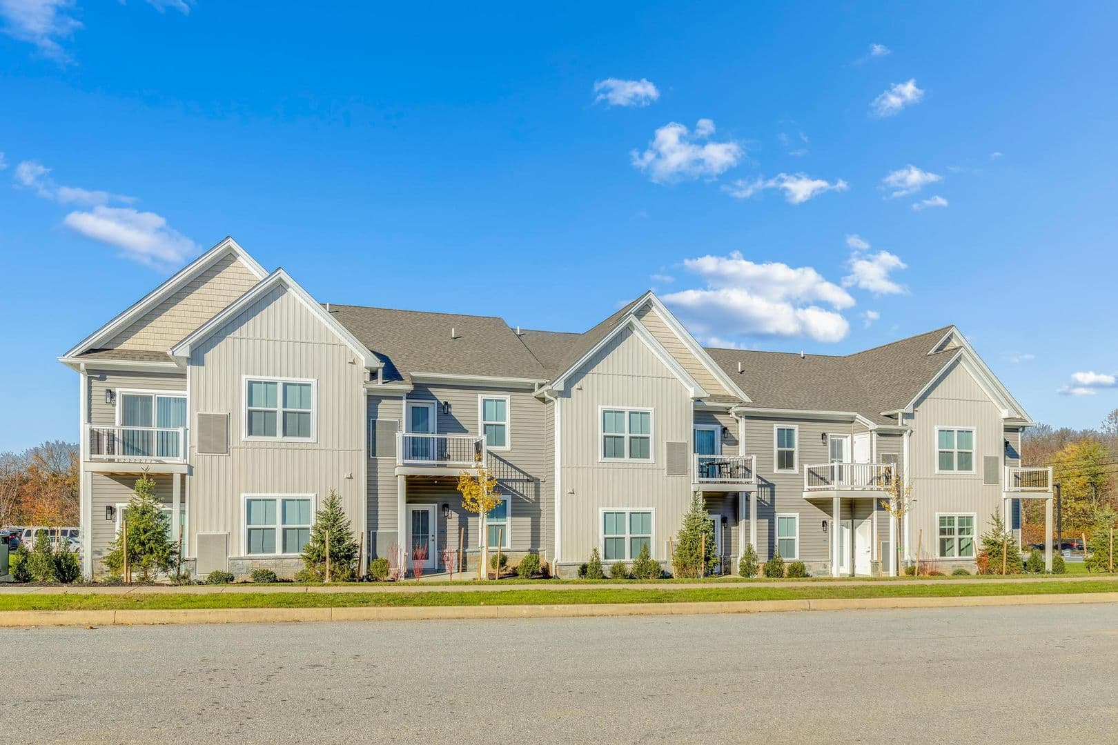 Parkesburg Apartment: 100 Wildflower Lane
