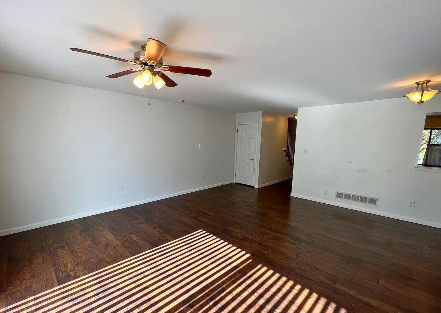 Exton Townhome: 102 Caernarvon Ct.