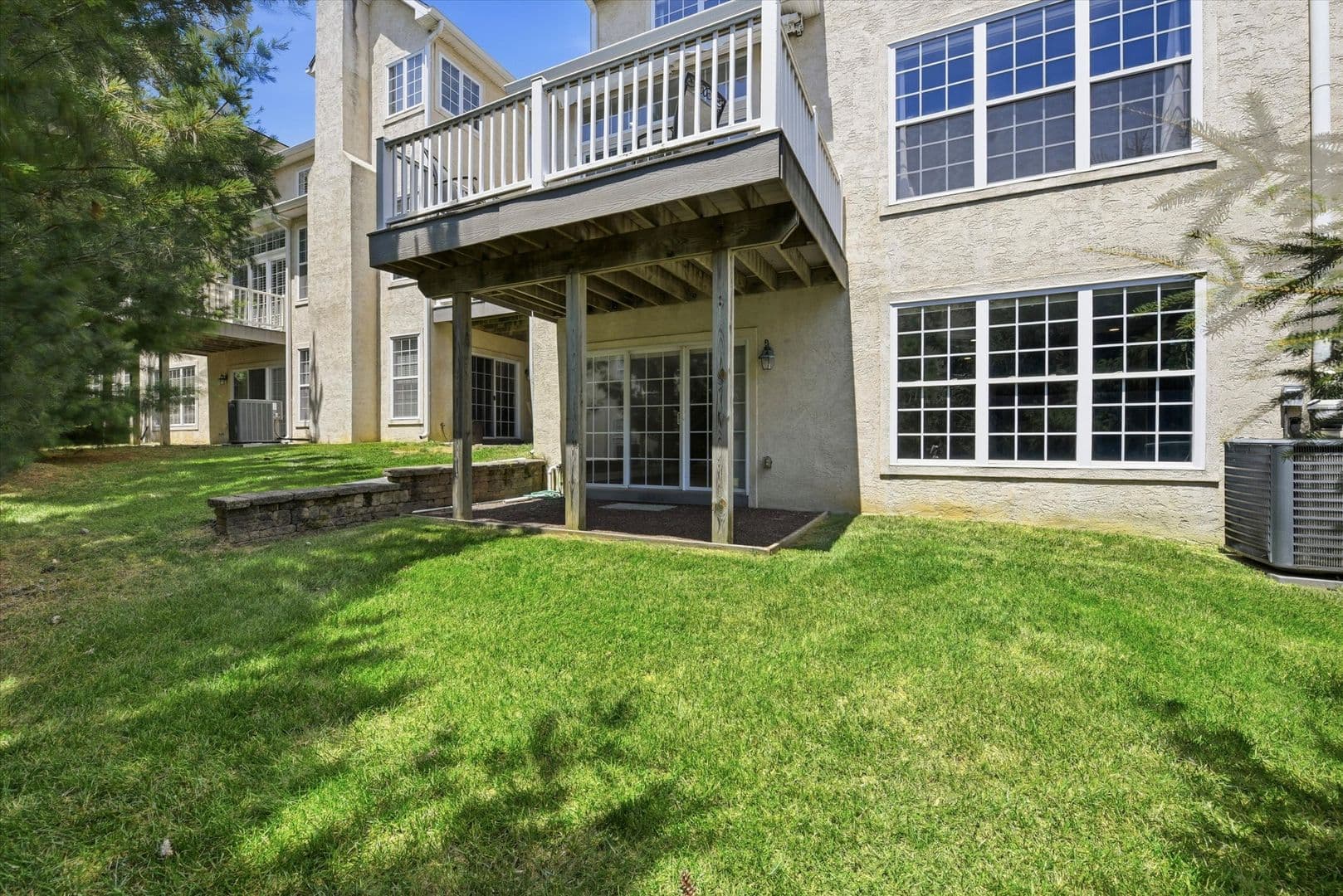 West Chester House: 65 Old Barn Dr