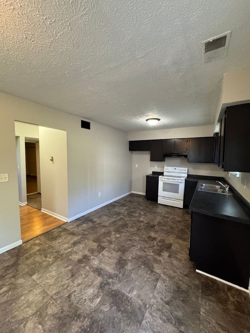 Indianapolis Townhome: 8585 Fairway Trails