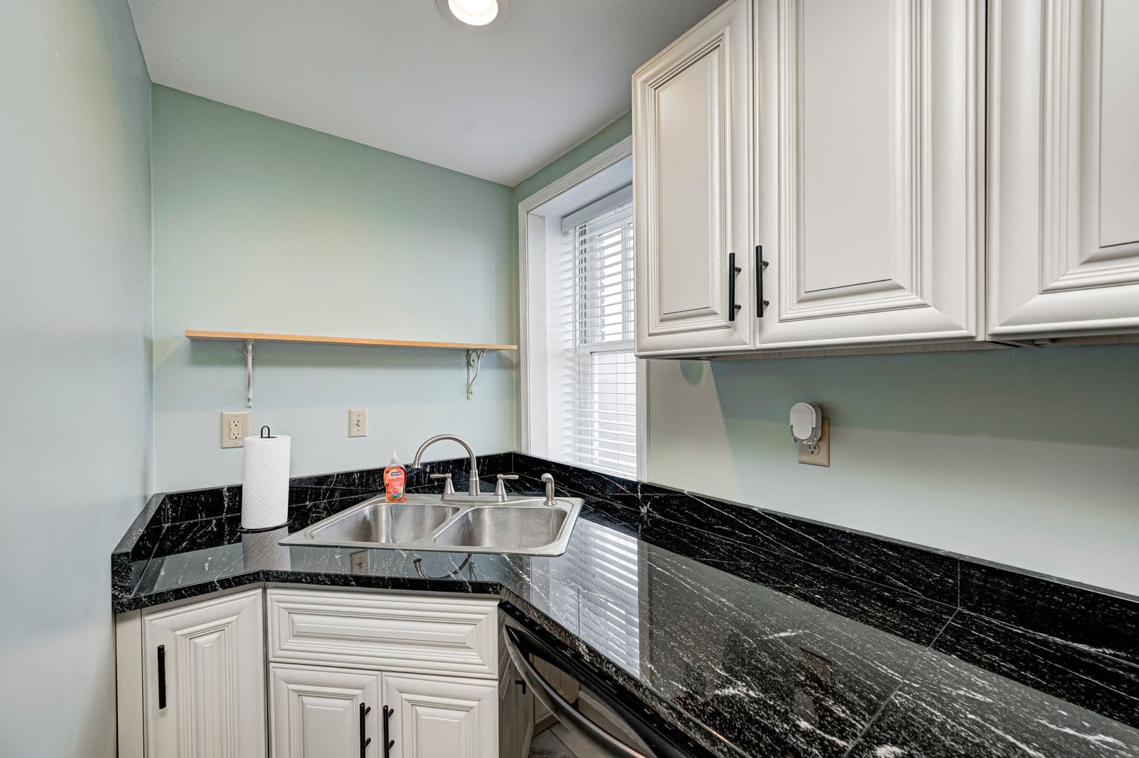 Indianapolis House: 230 East 9th St #401