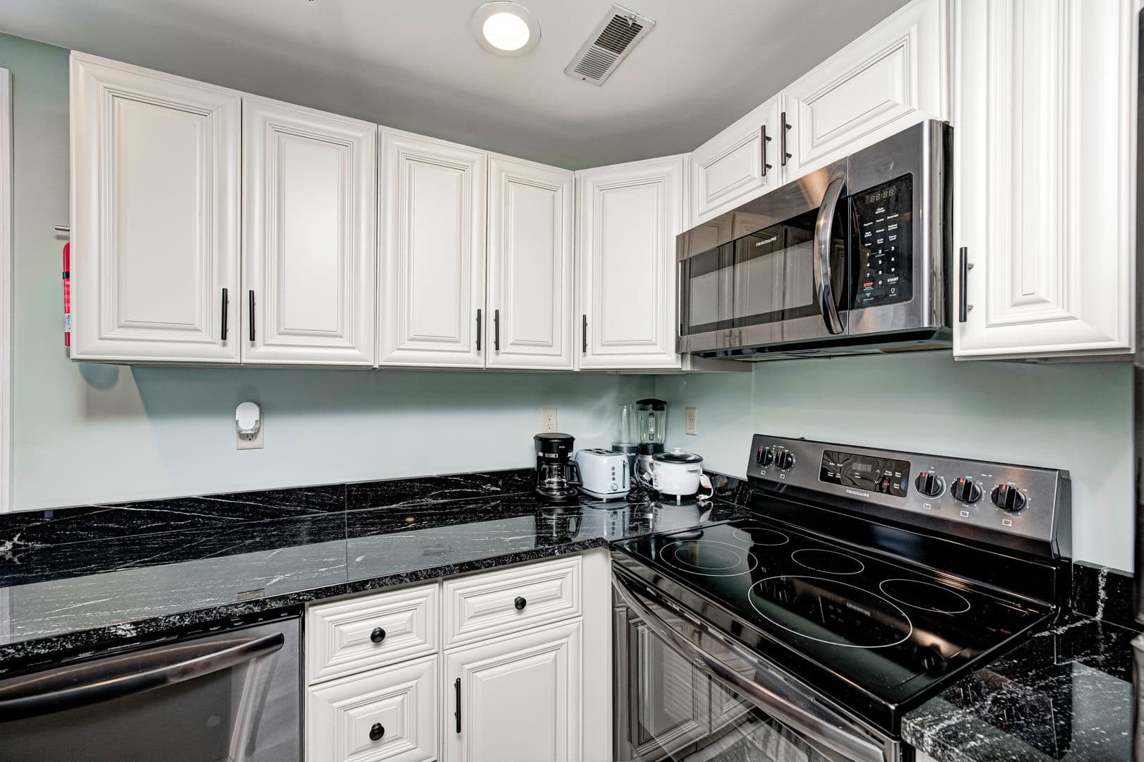 Indianapolis House: 230 East 9th St #401
