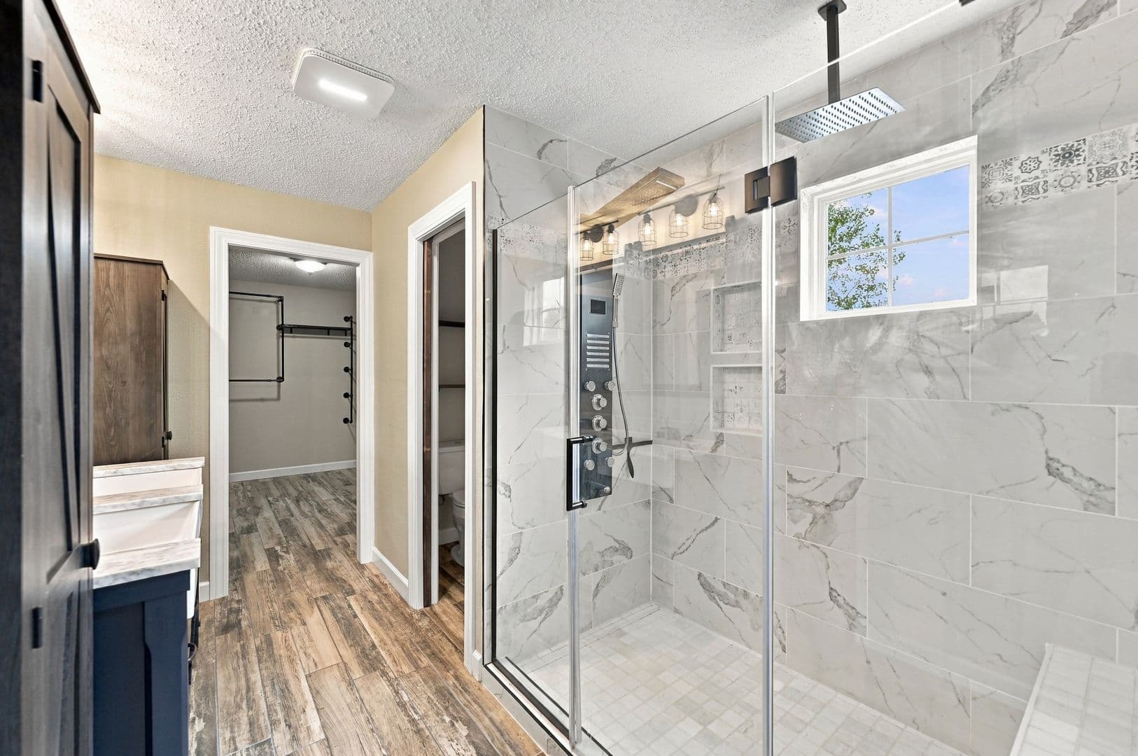 Indianapolis House: 10665 Brooks St