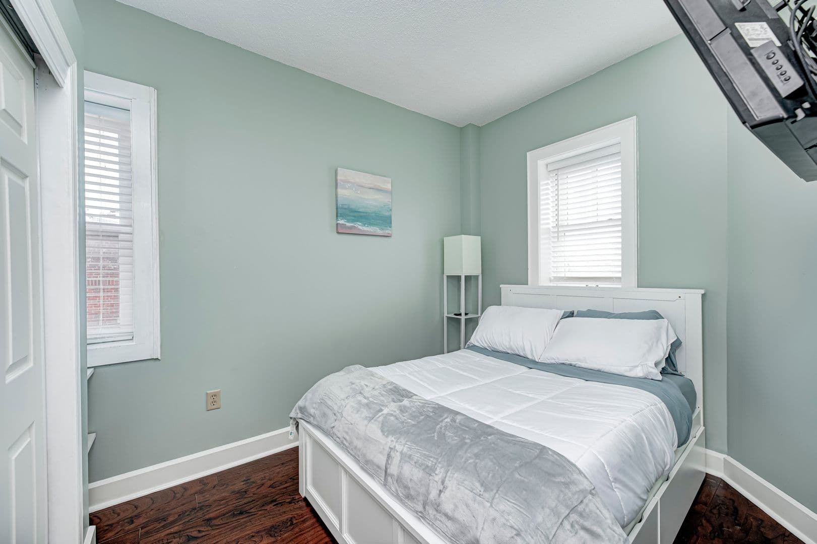 Indianapolis House: 230 East 9th St #401
