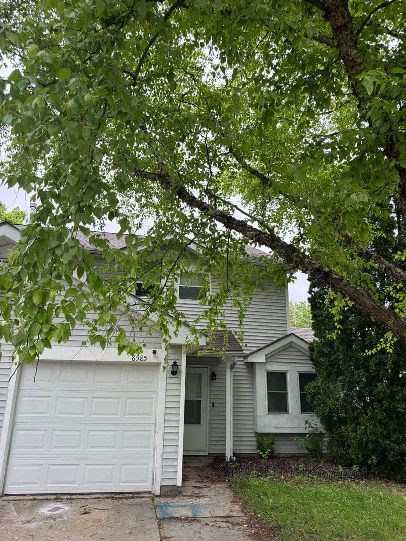 Indianapolis Townhome: 8585 Fairway Trails