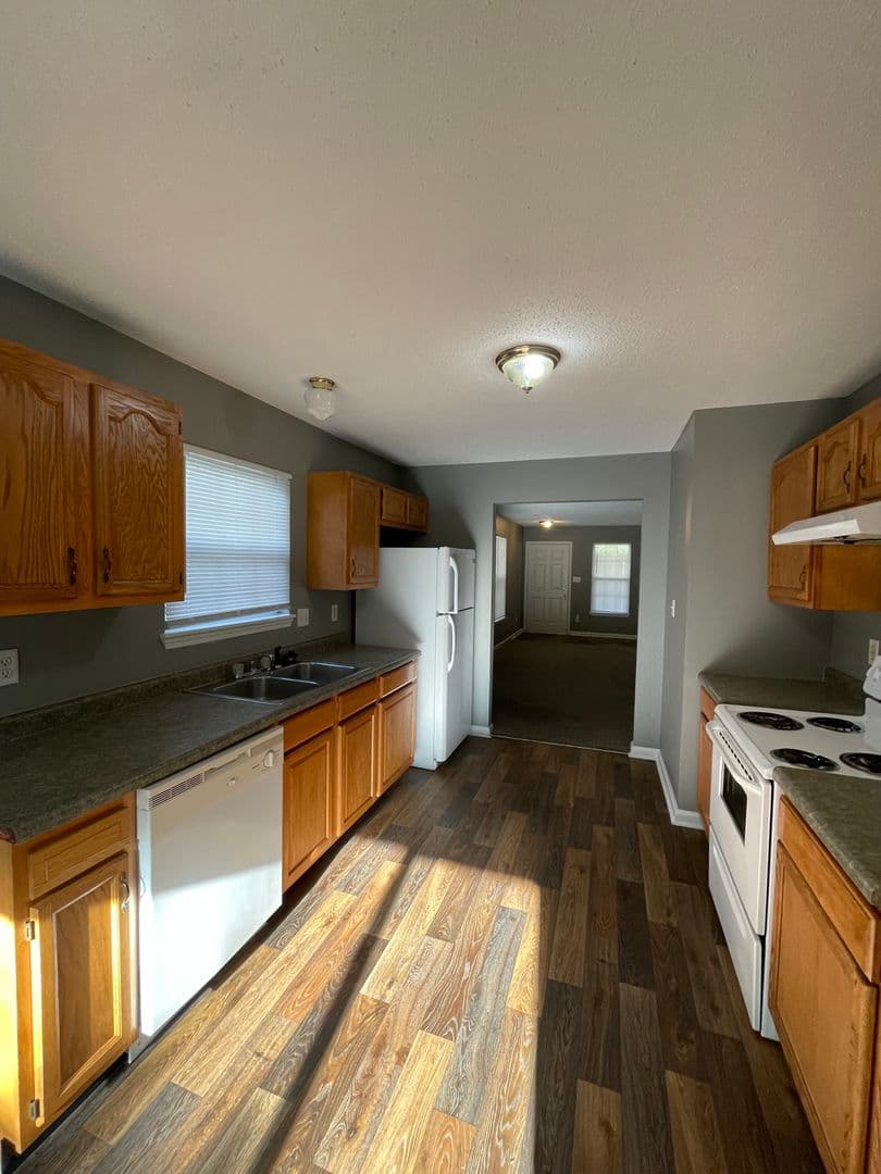 INDIANAPOLIS House: 3909 CANDLE BERRY DR