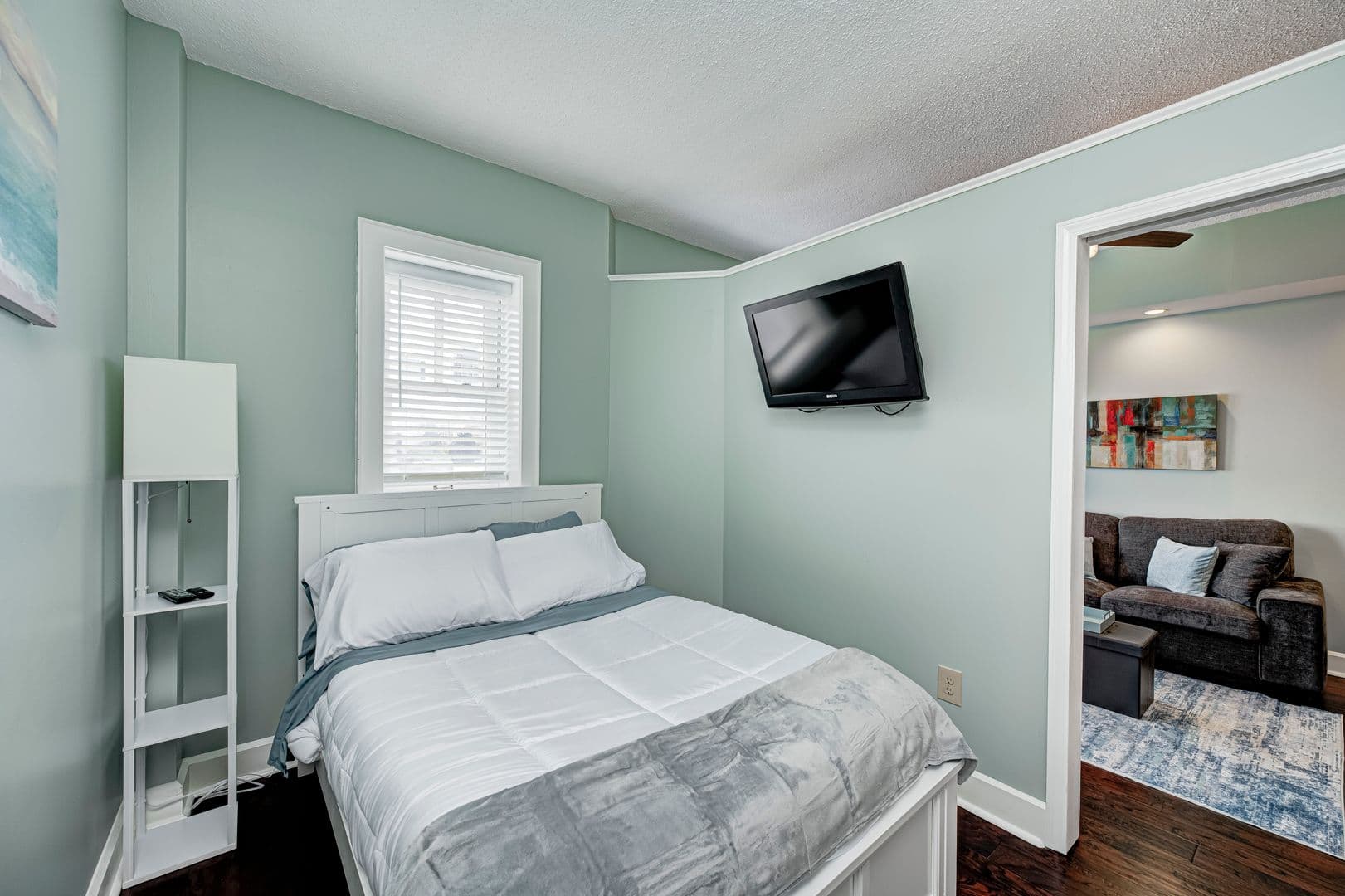 Indianapolis House: 230 East 9th St #401