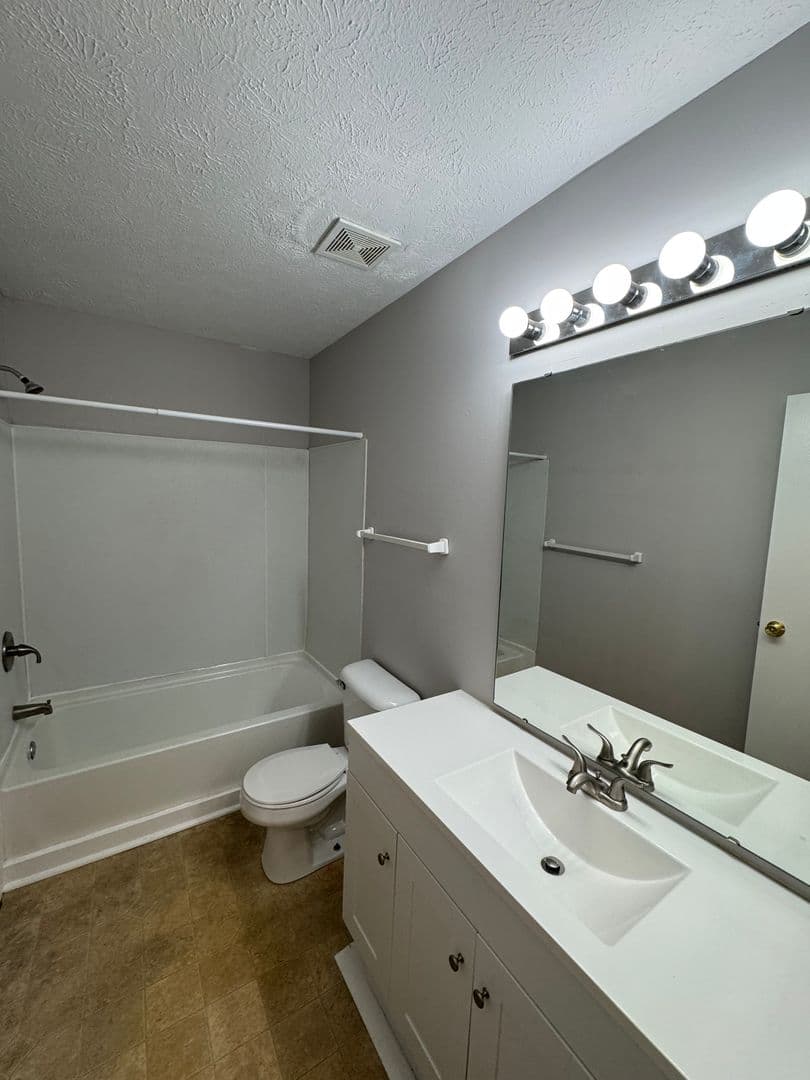 Indianapolis Townhome: 8585 Fairway Trails
