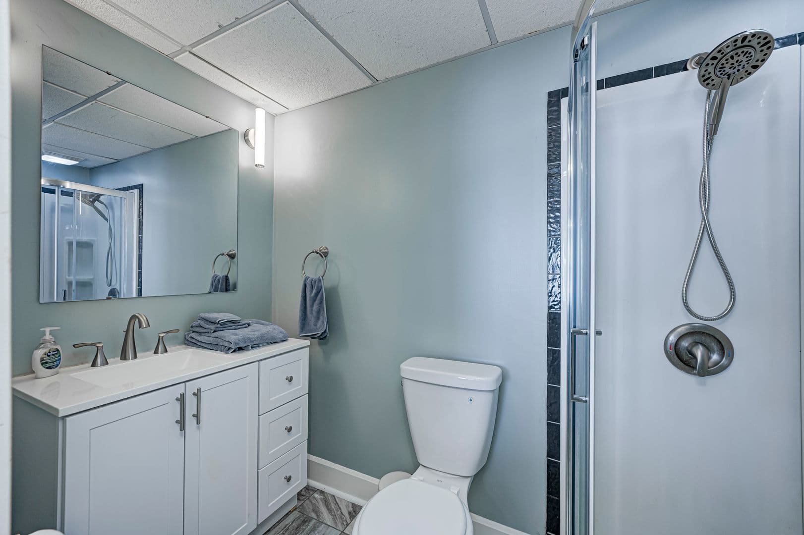 Indianapolis House: 230 East 9th St #401