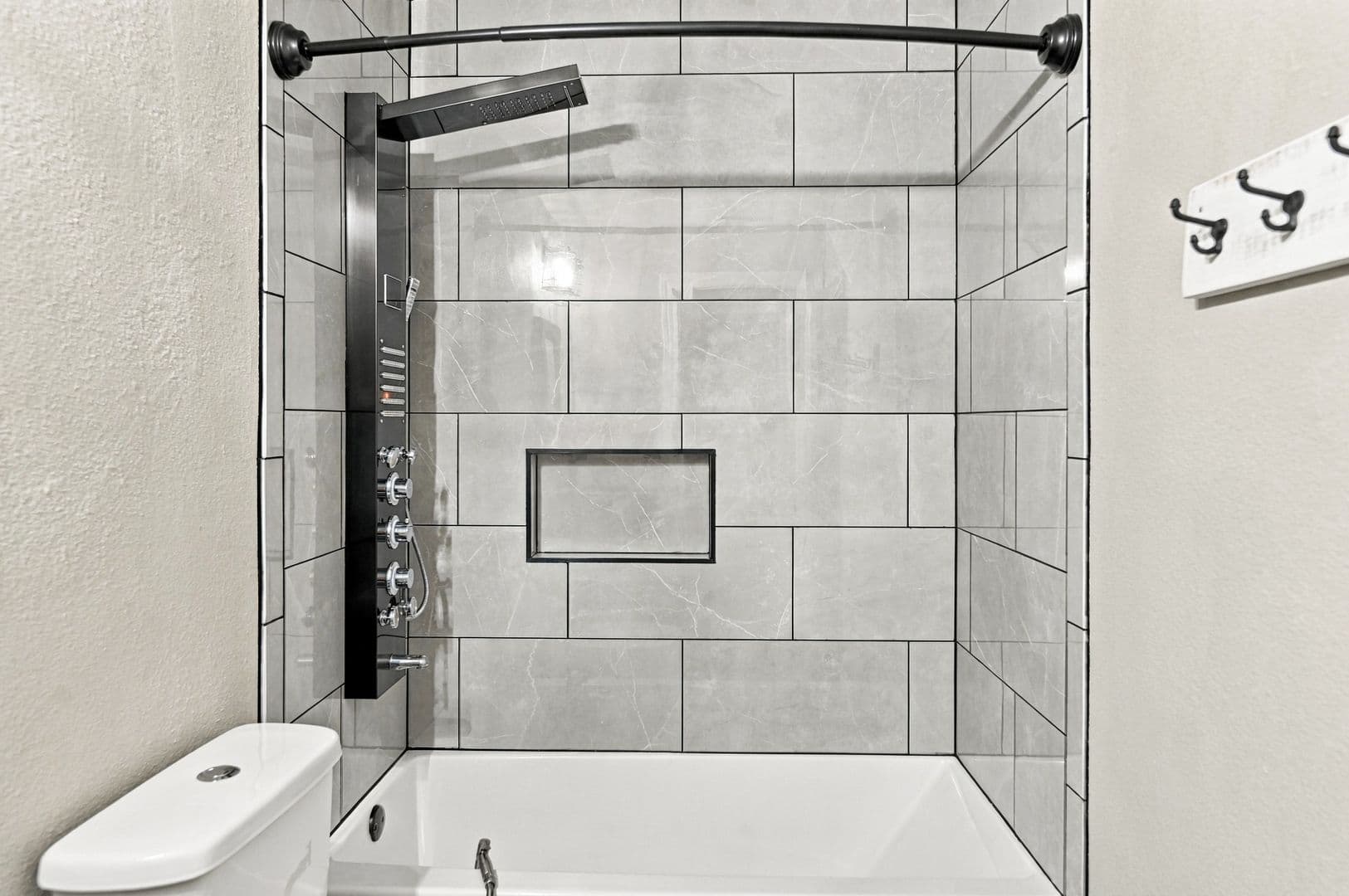 Indianapolis House: 10665 Brooks St