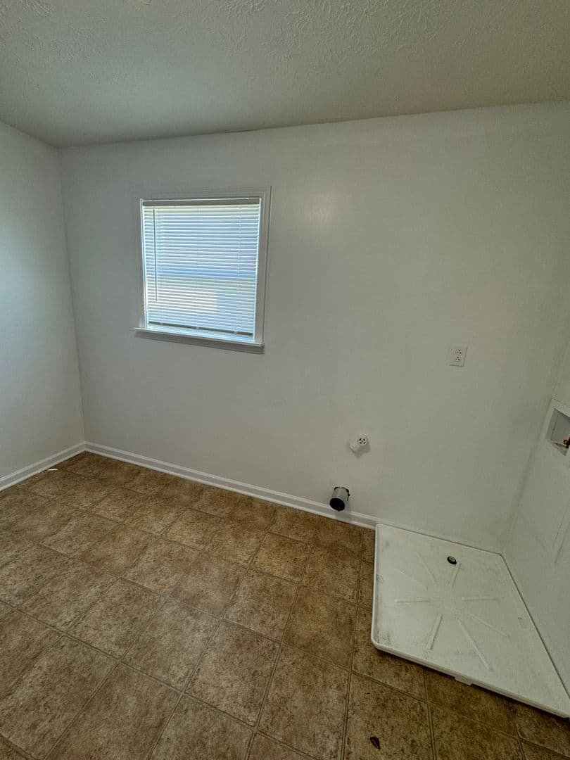 Columbus House: 3359 Cessna Drive