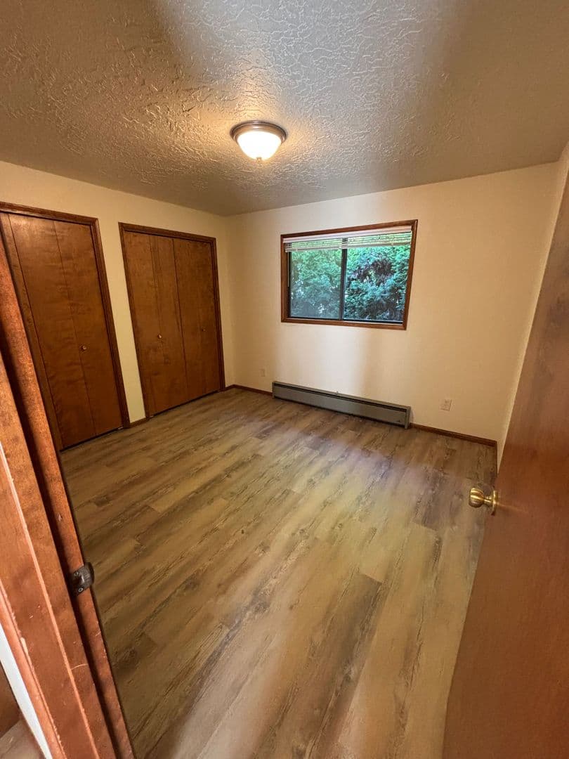 Dallas Apartment: 237 SE Clay St