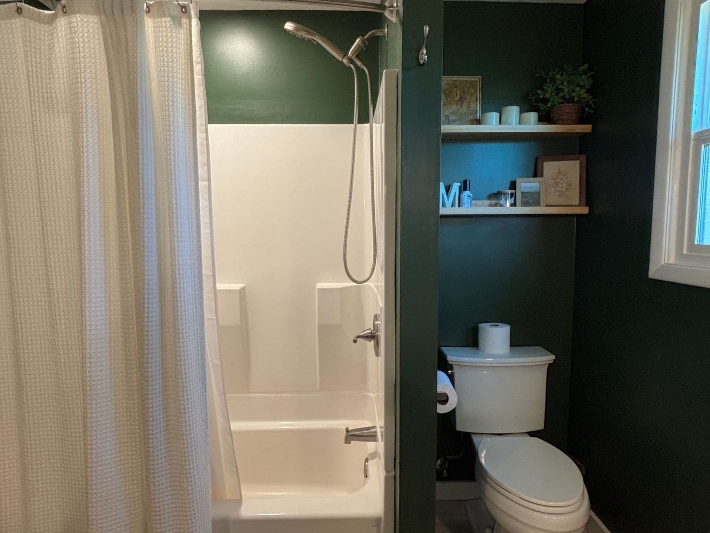 Salem House: 4608 38th Ave NE