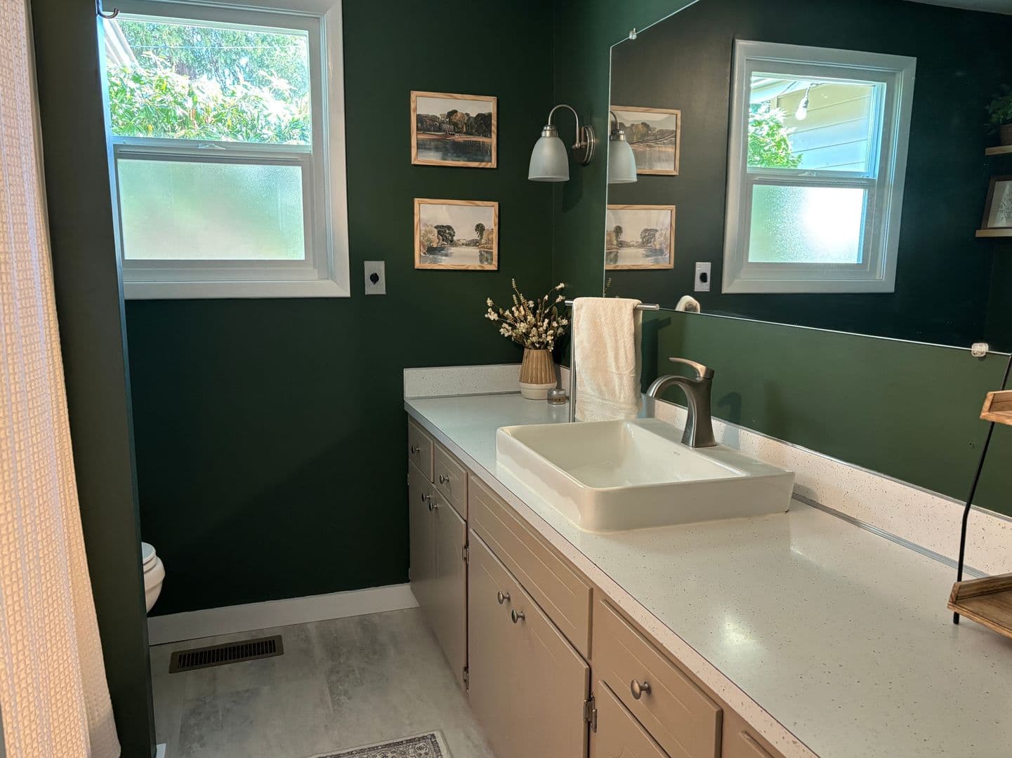 Salem House: 4608 38th Ave NE