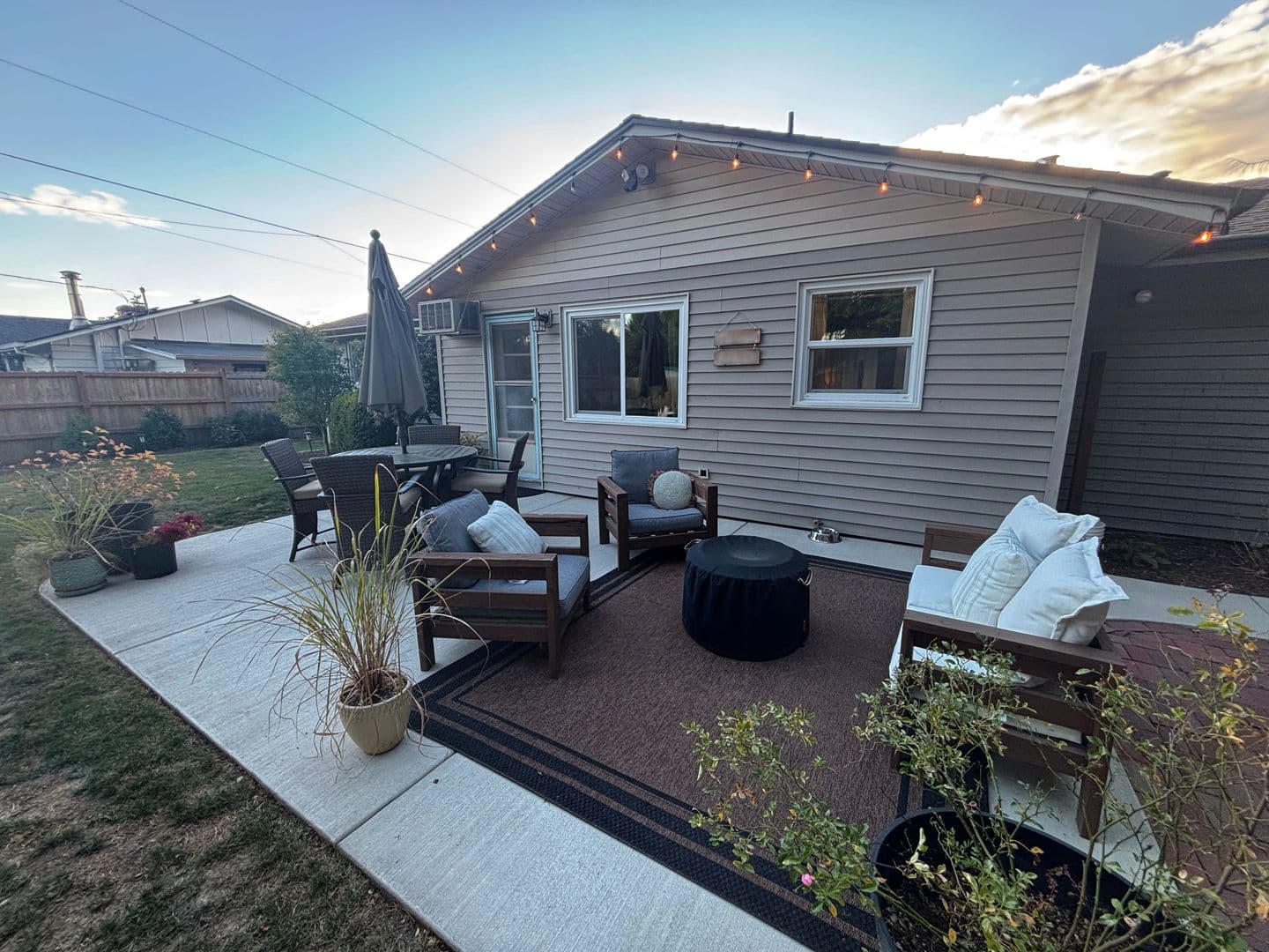 Salem House: 4608 38th Ave NE