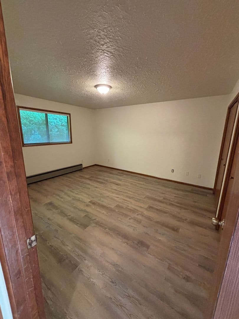 Dallas Apartment: 237 SE Clay St