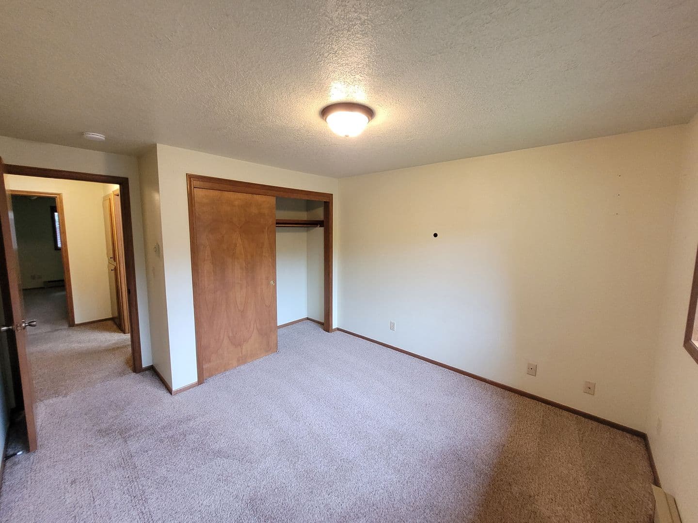 Salem Multiplex: 5075 Kaufman Lp SE