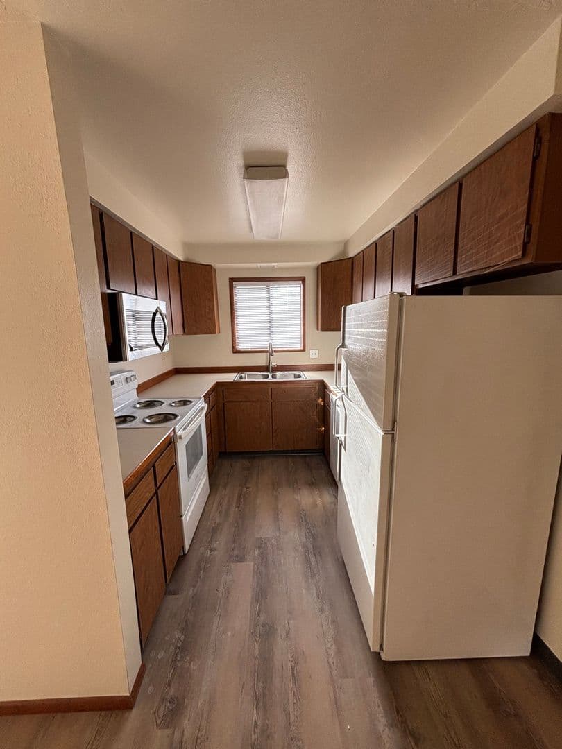 Dallas Apartment: 237 SE Clay St