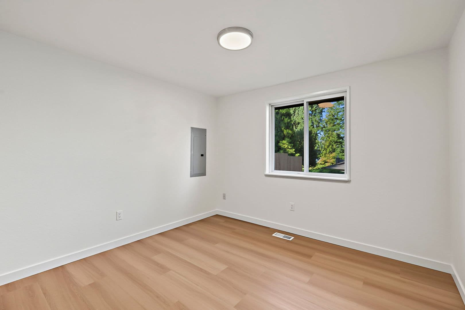 Lake Tapps House: 5314 193rd Ave. East