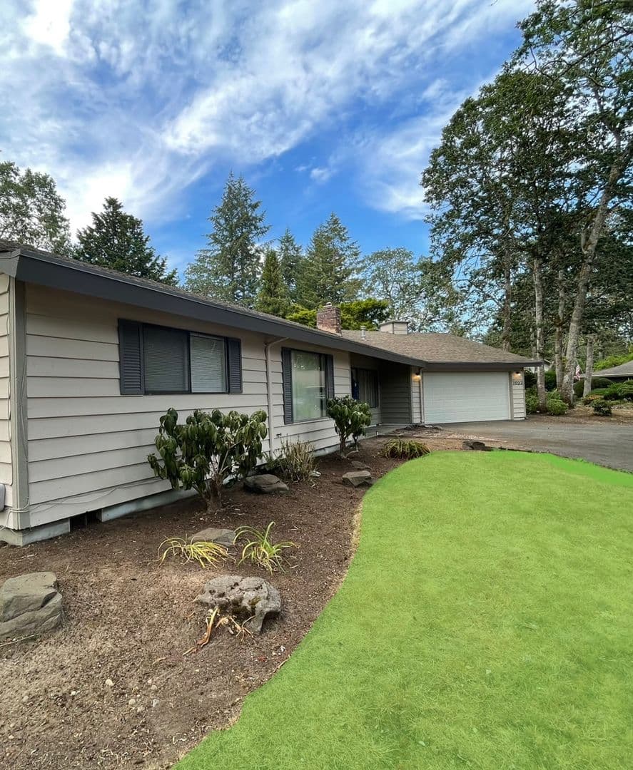 Lakewood House: 7022 Citrine Lane SW