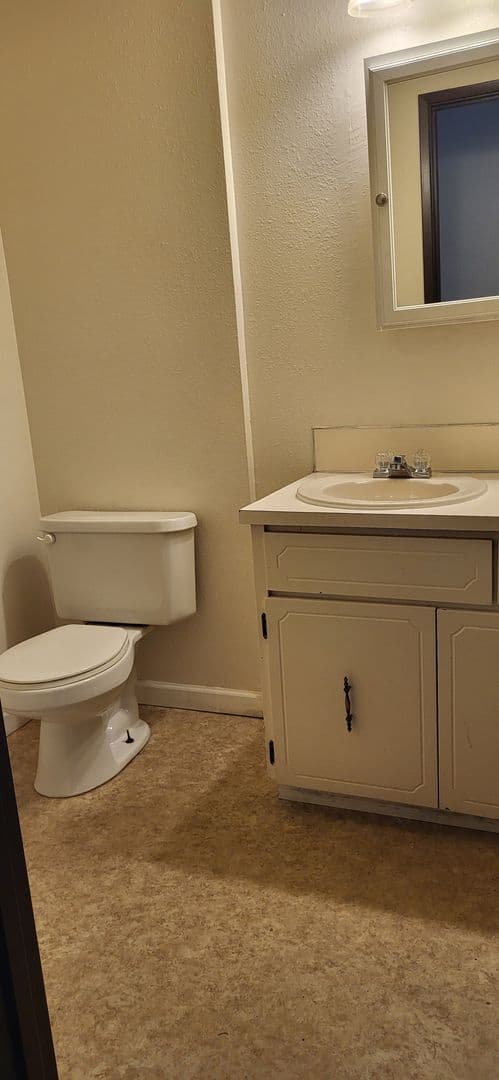 Tacoma Apartment: 1738 S. 82nd St.