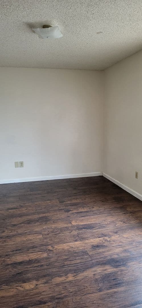Tacoma Apartment: 1738 S. 82nd St.