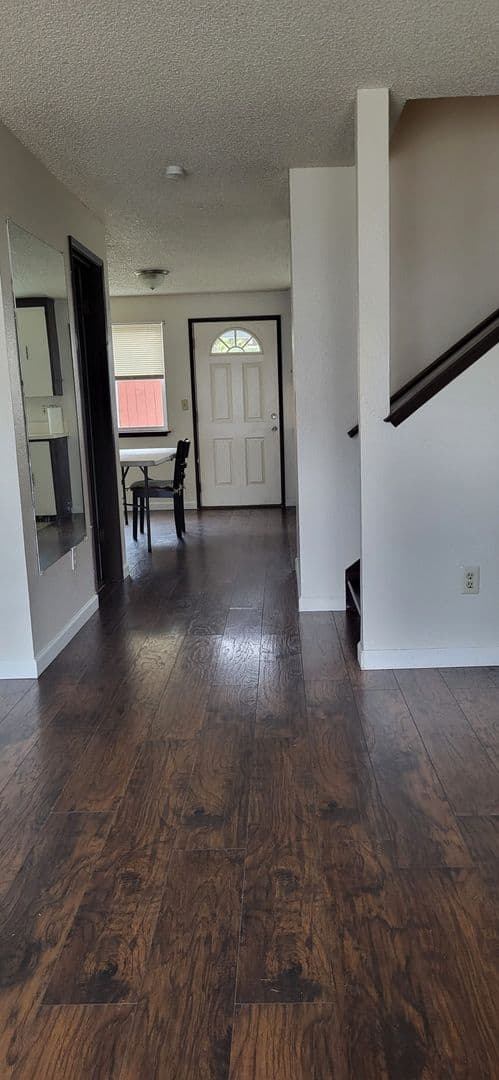 Tacoma Apartment: 1738 S. 82nd St.